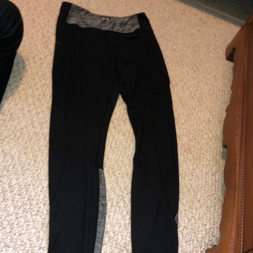 Black and grey leggings!!